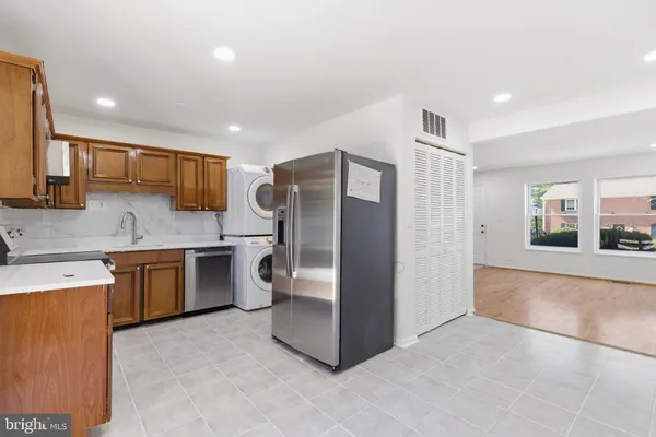 $350,000 | 102 North Duke Drive, Sterling, VA 20164