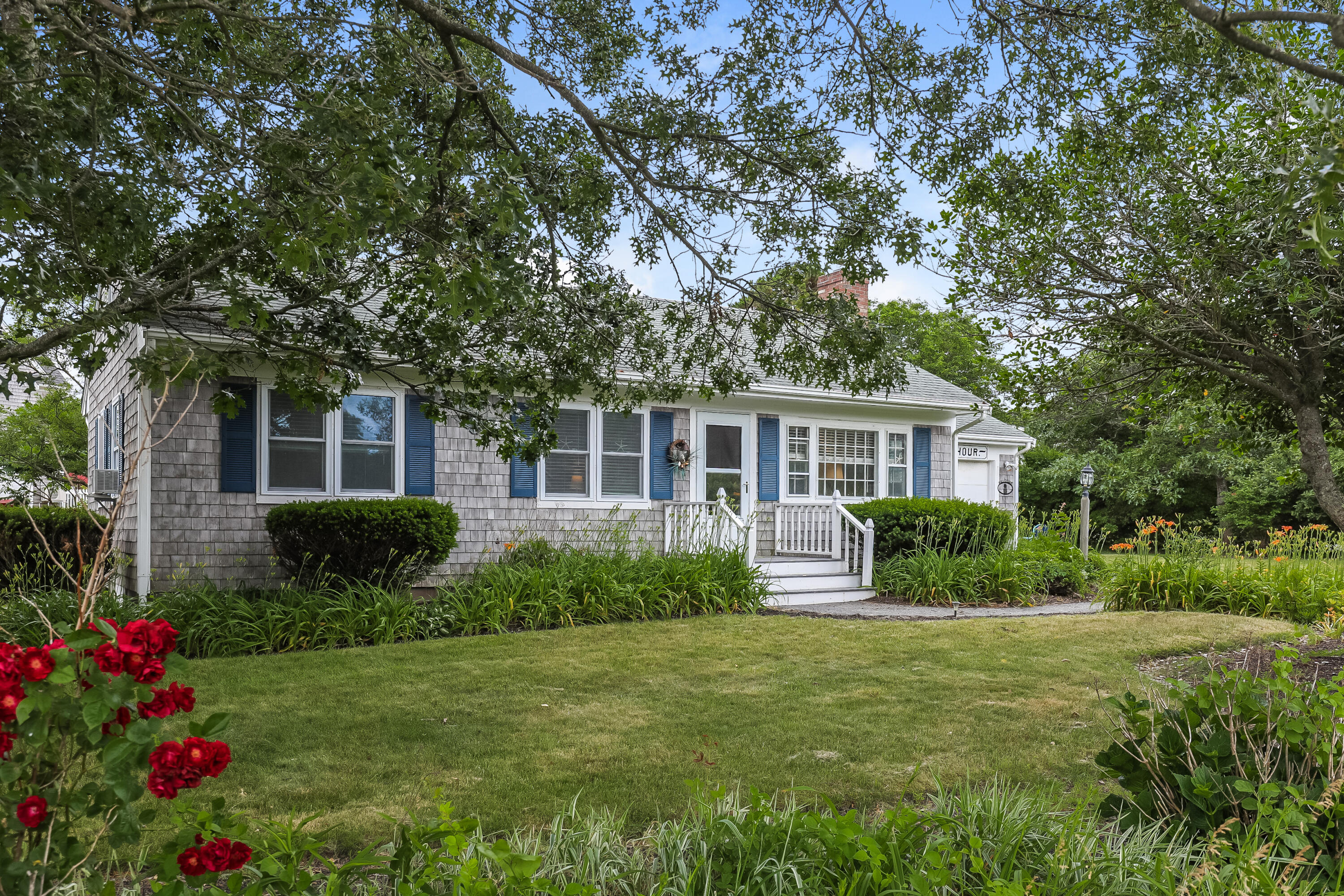 10 Captain Greaves Road East Sandwich, MA 02537 - Photo 6 of 42 002-photo-no-caption-9362637