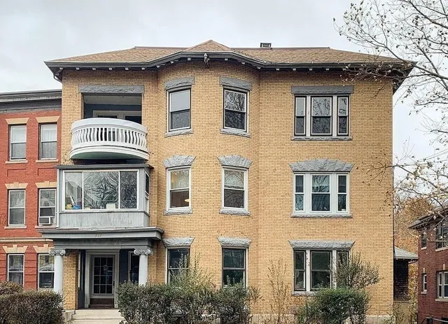 $2,500 | 797 Washington Street, Unit A, Brookline, MA 02446