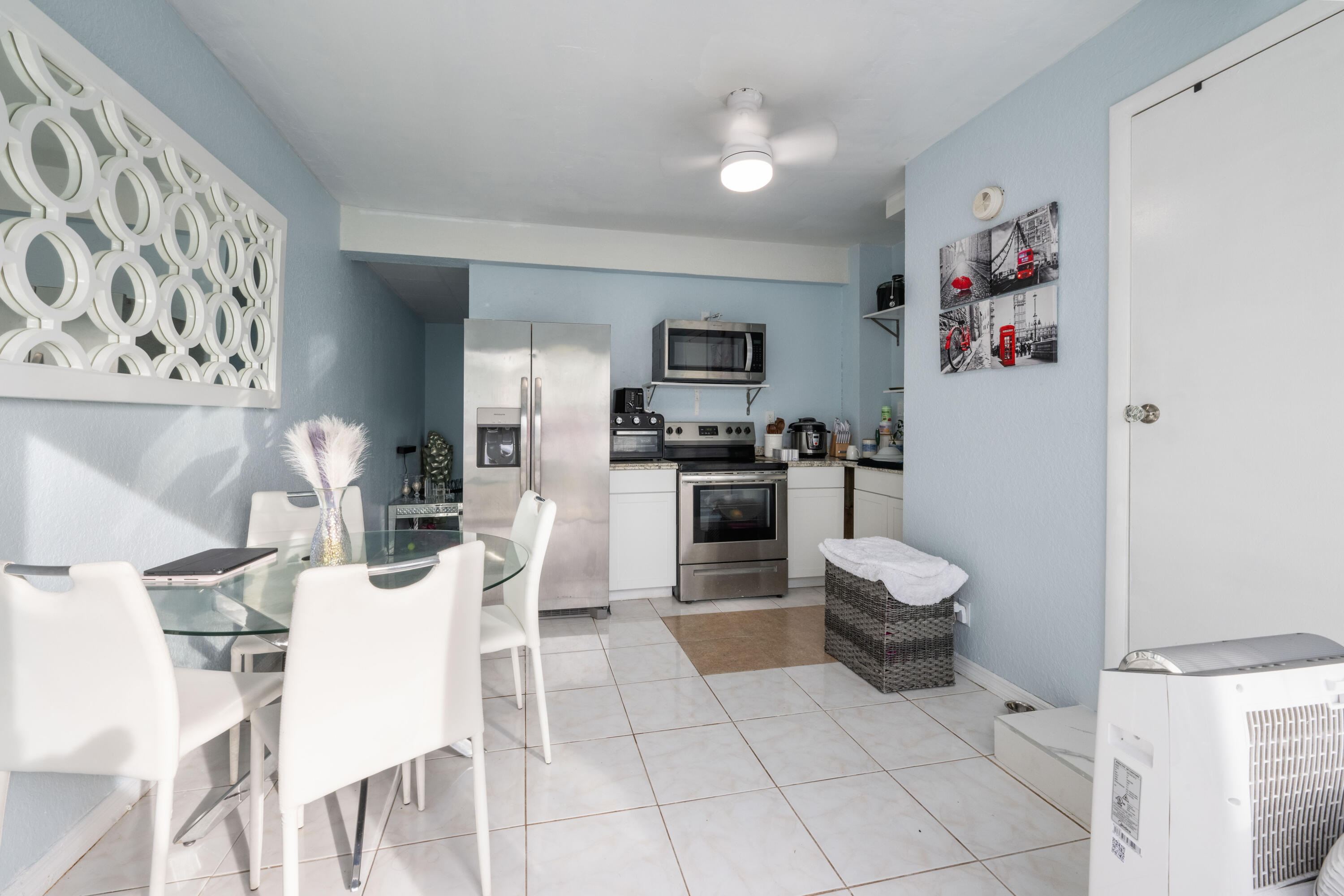 246 Akron Road Lake Worth, FL 33467 - Photo 15 of 50 DSC_5154