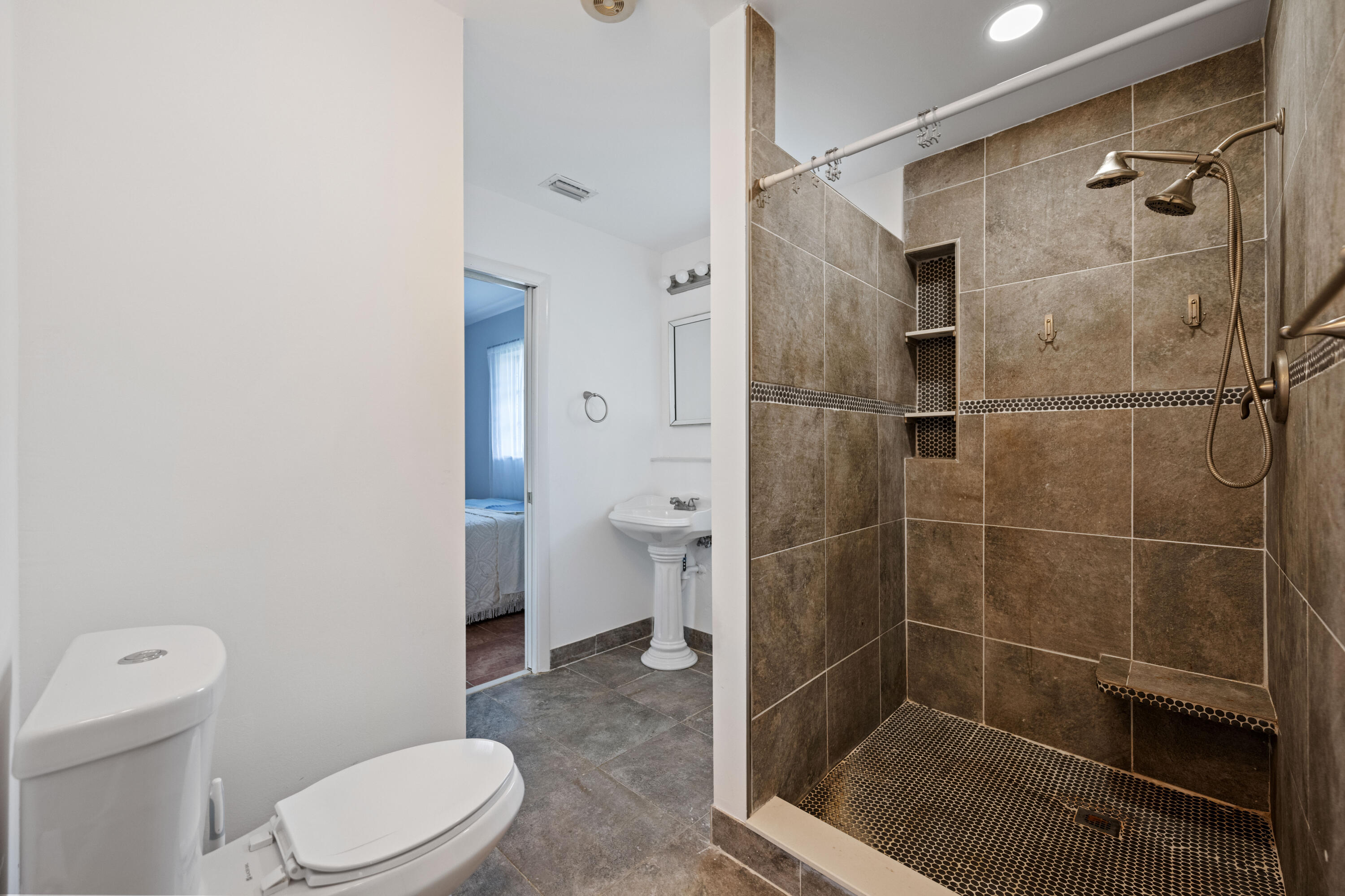 246 Akron Road Lake Worth, FL 33467 - Photo 32 of 50 DSC_5208