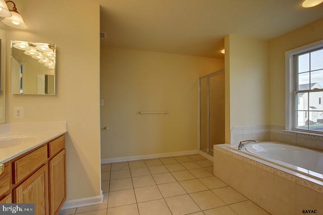 985 Silver Maple Circle Seven Valleys, PA 17360 - Photo 18 of 27