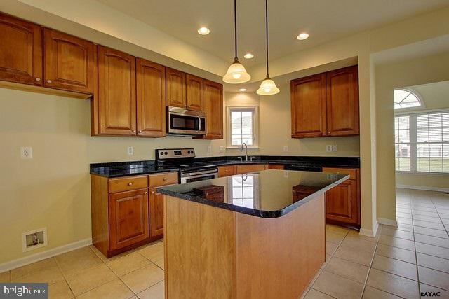 985 Silver Maple Circle Seven Valleys, PA 17360 - Photo 7 of 27