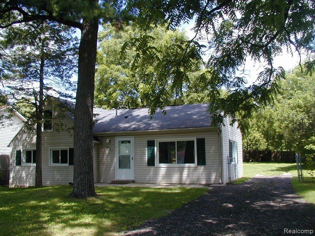 1507 Collier Road Auburn Hills, MI 48326 - Photo 1 of 15 FRONT