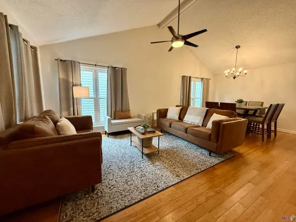 $1,800 | 419 Bonarbridge Drive, Baton Rouge, LA 70808