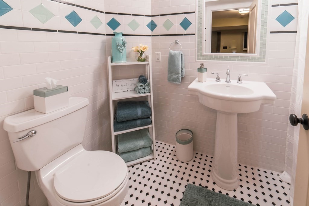 188 Van Norden Road Reading, MA 01867 - Photo 24 of 30 Gallery Image 24