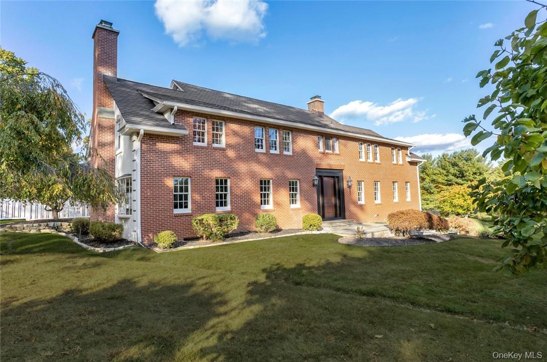 235 Bear Ridge Road Pleasantville, NY 10570 - Photo 4 of 24