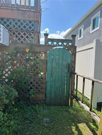 $1,200 | 507 Cleveland Avenue Southwest, Unit 2, Largo, FL 33770