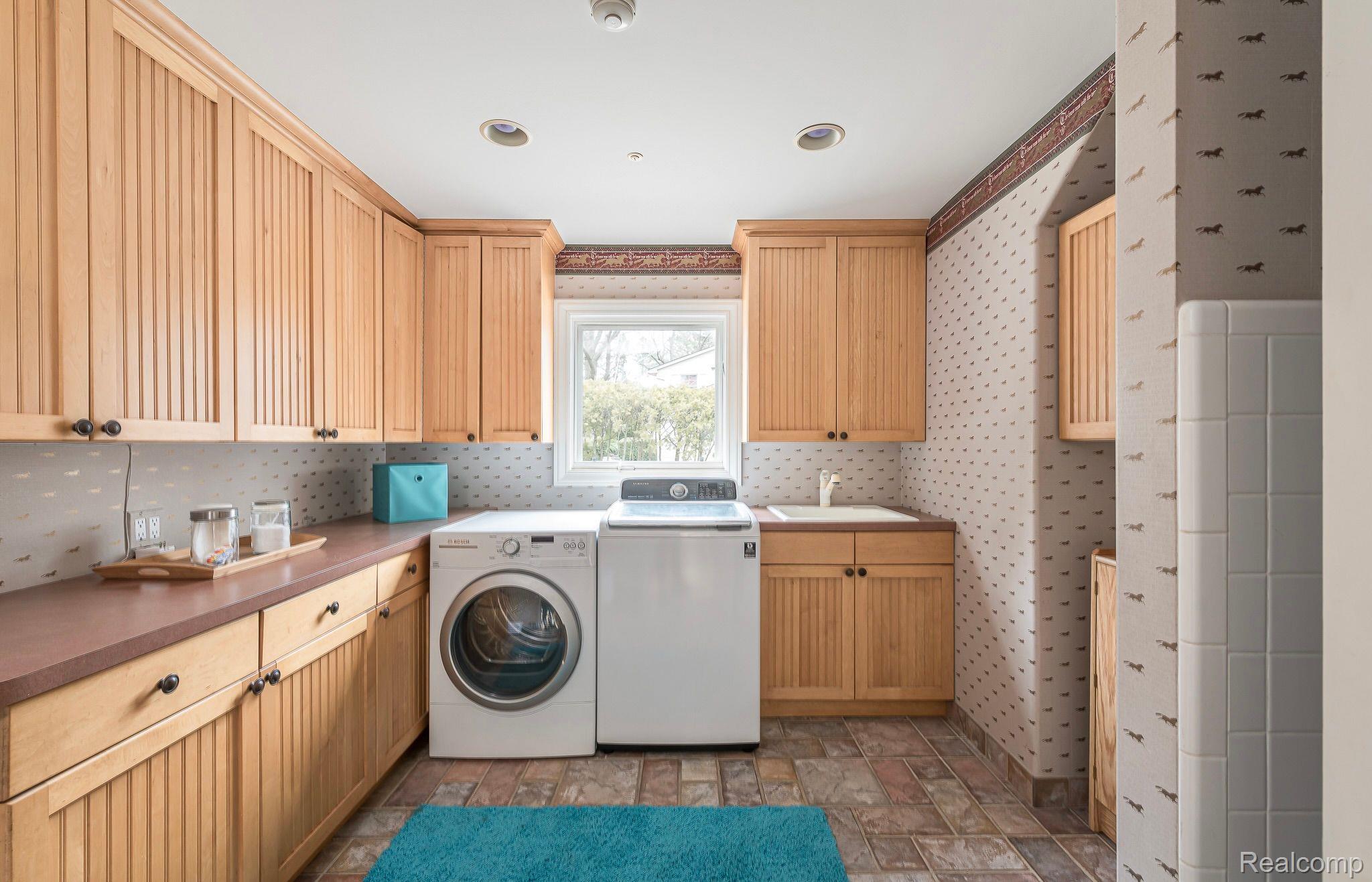 839 Rock Spring Road Bloomfield Hills, MI 48304 - Photo 26 of 26 Huge Laundry Room With Dog Wash