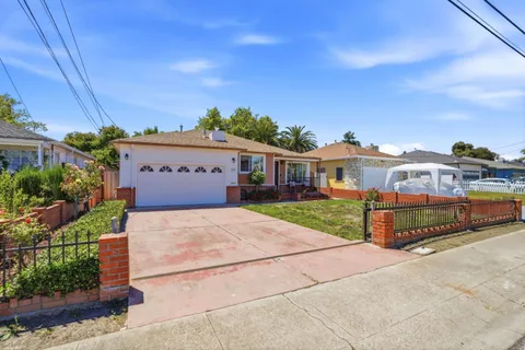 $975,000 | 439 Wisteria Drive, East Palo Alto, CA 94303