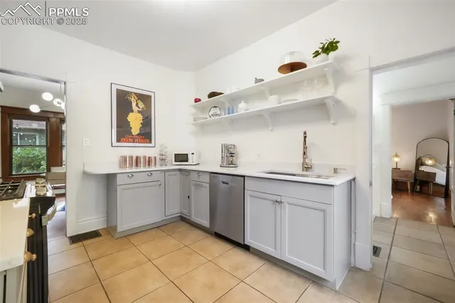 $444,500 | 907 North Corona Street, Colorado Springs, CO 80903