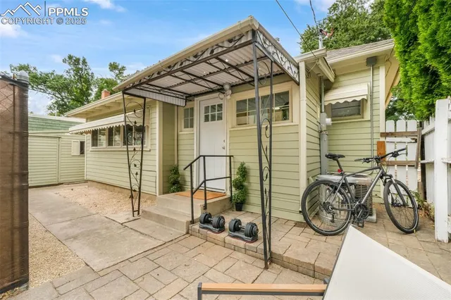 $444,500 | 907 North Corona Street, Colorado Springs, CO 80903