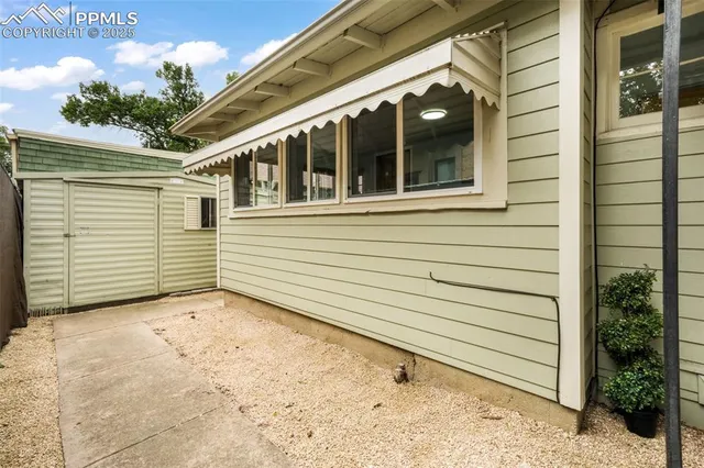 $444,500 | 907 North Corona Street, Colorado Springs, CO 80903