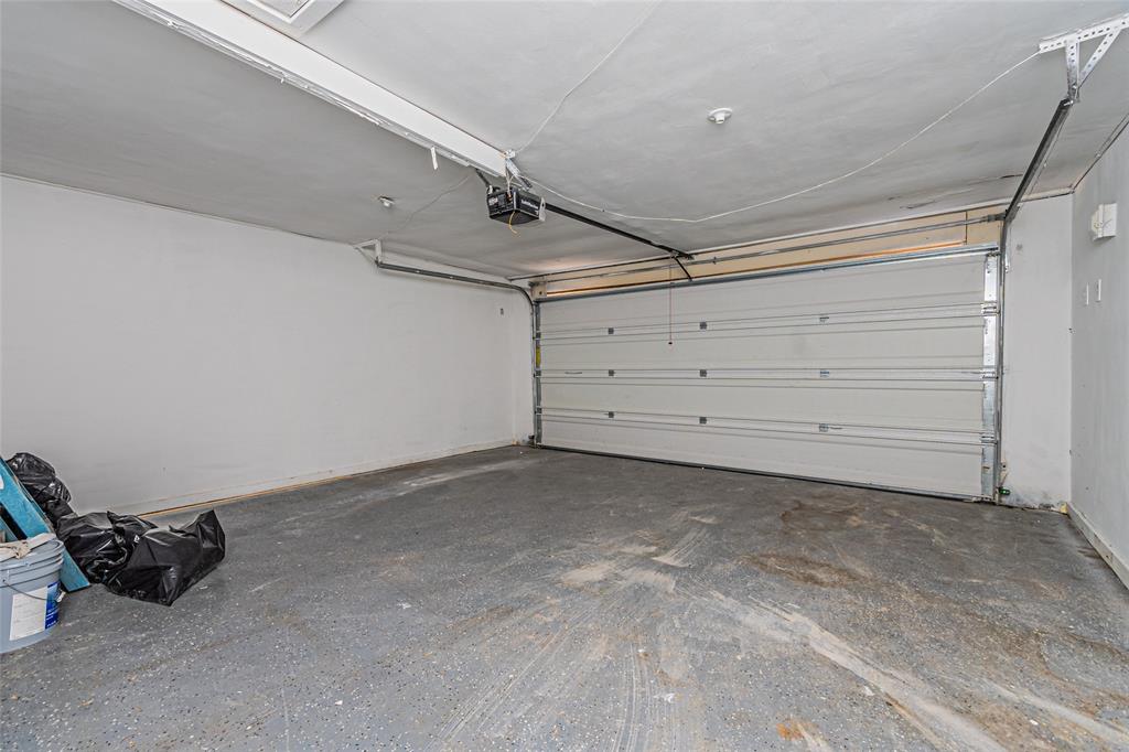 605 Lloyd Italy, TX 76651 - Photo 24 of 30 a view of a garage