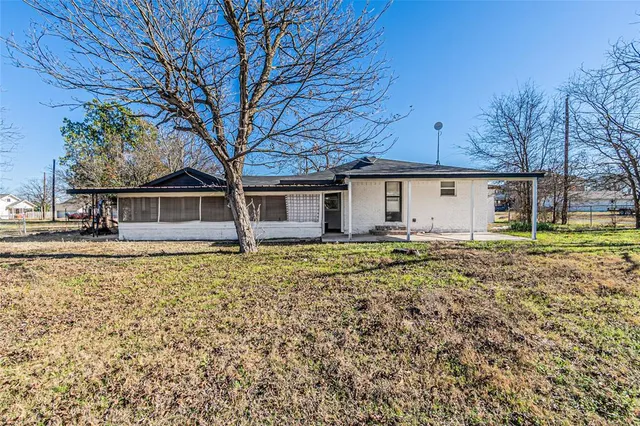 $2,600 | 605 Lloyd, Italy, TX 76651