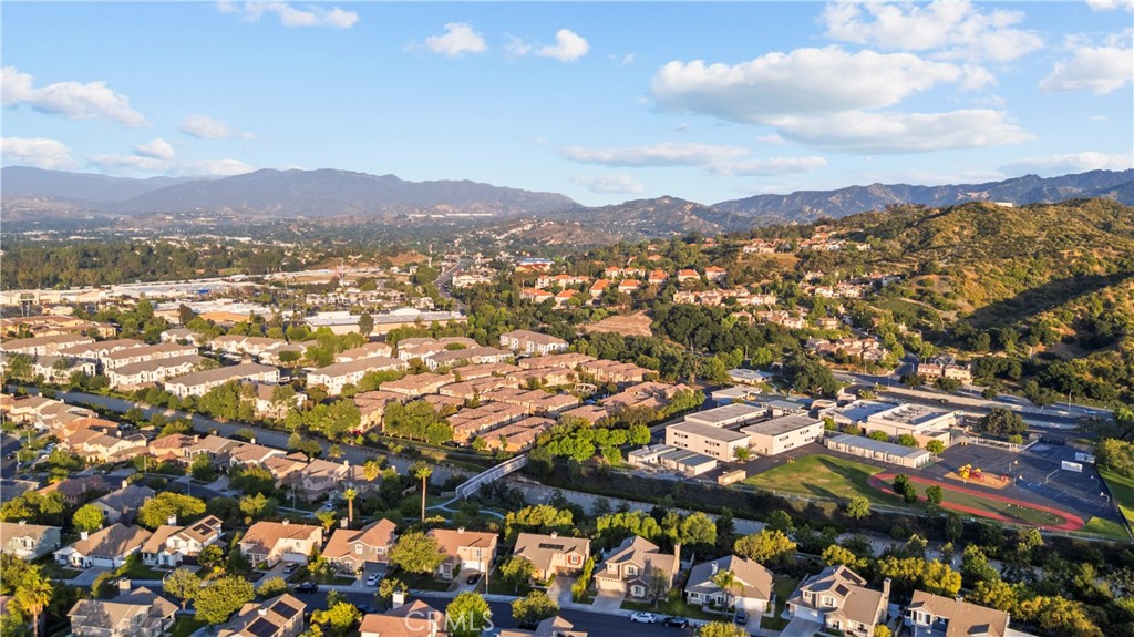 25520 Crockett Lane Stevenson Ranch, CA 91381 - Photo 7 of 46