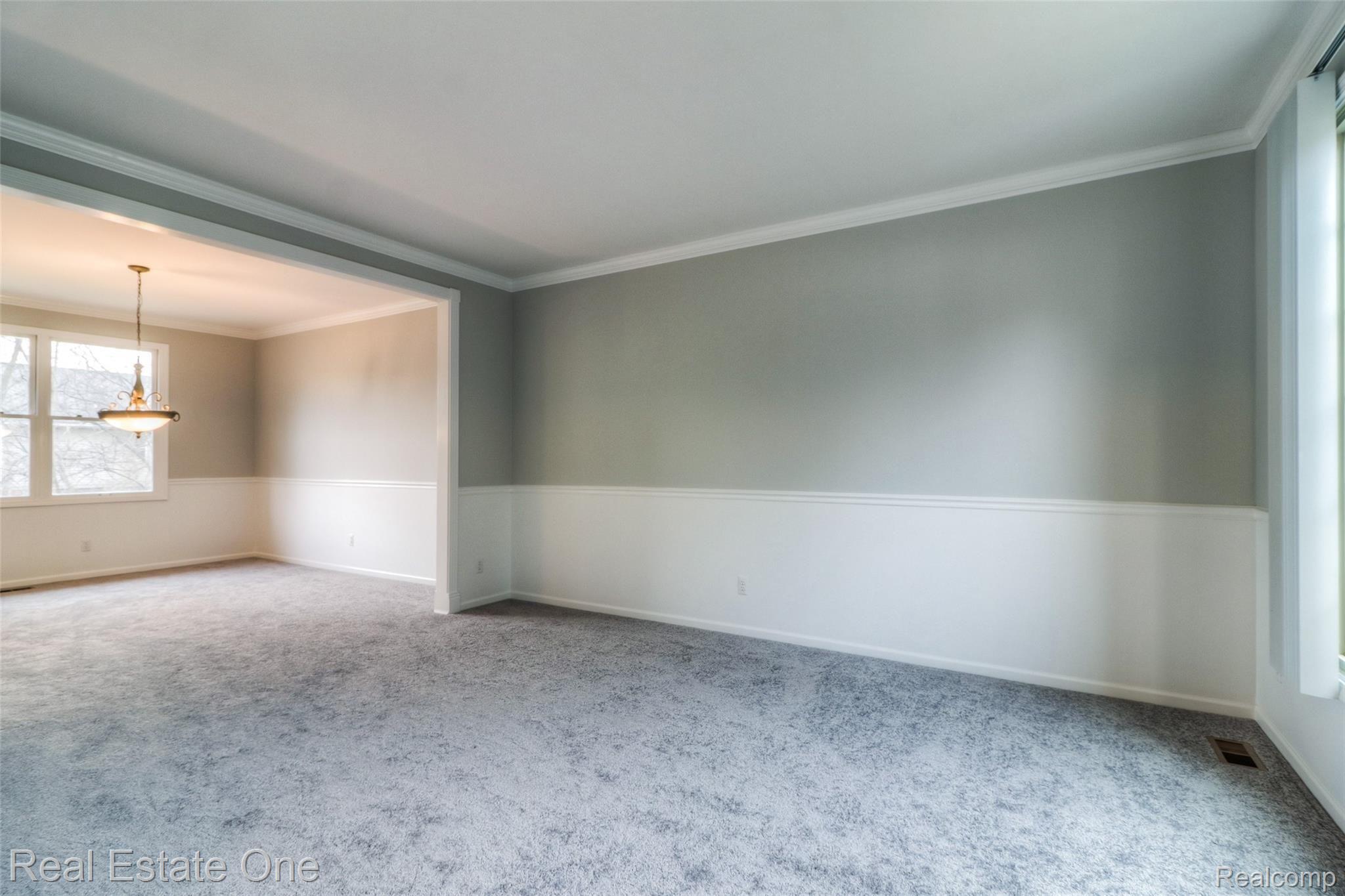 2703 Oak View Court Rochester, MI 48307 - Photo 19 of 53 2703 Oak View LRT 2019-16.JPG