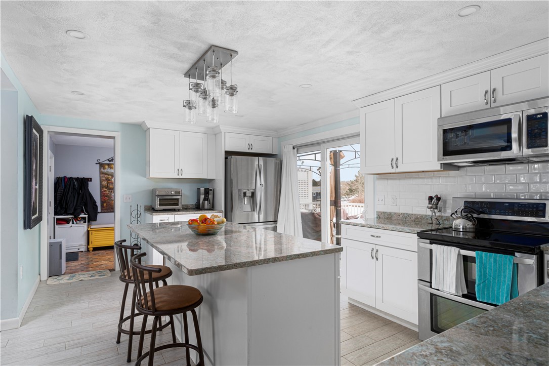14 Cornell Road Narragansett, RI 02882 - Photo 7 of 32