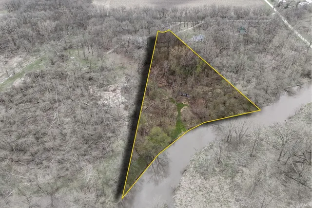 $70,000 | 216 North Oak Pine Village, Pine Village, IN 47975