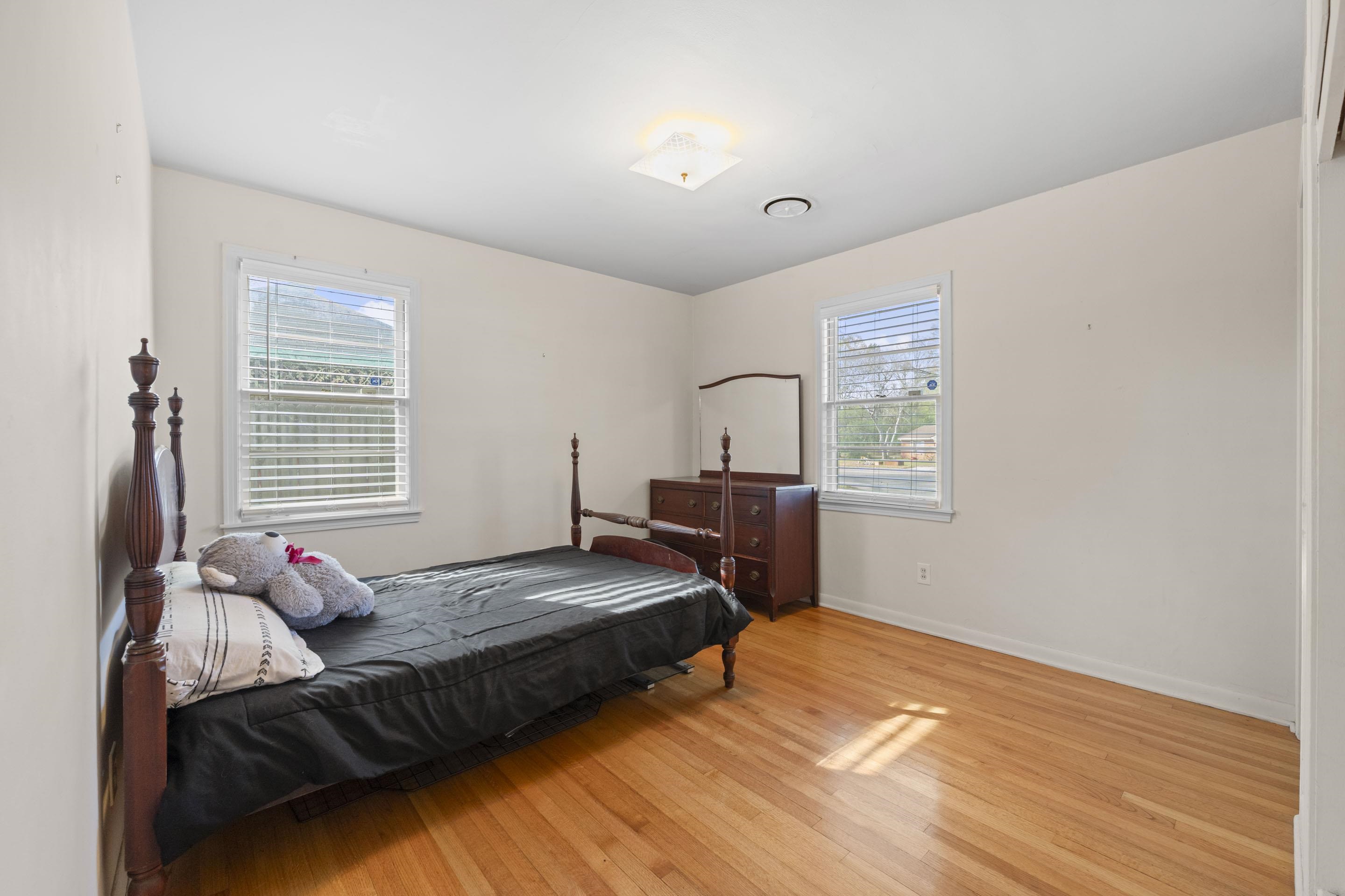 1694 South White Station Road Memphis, TN 38117 - Photo 16 of 26 Offers simple charm and the perfect canvas to make your own.