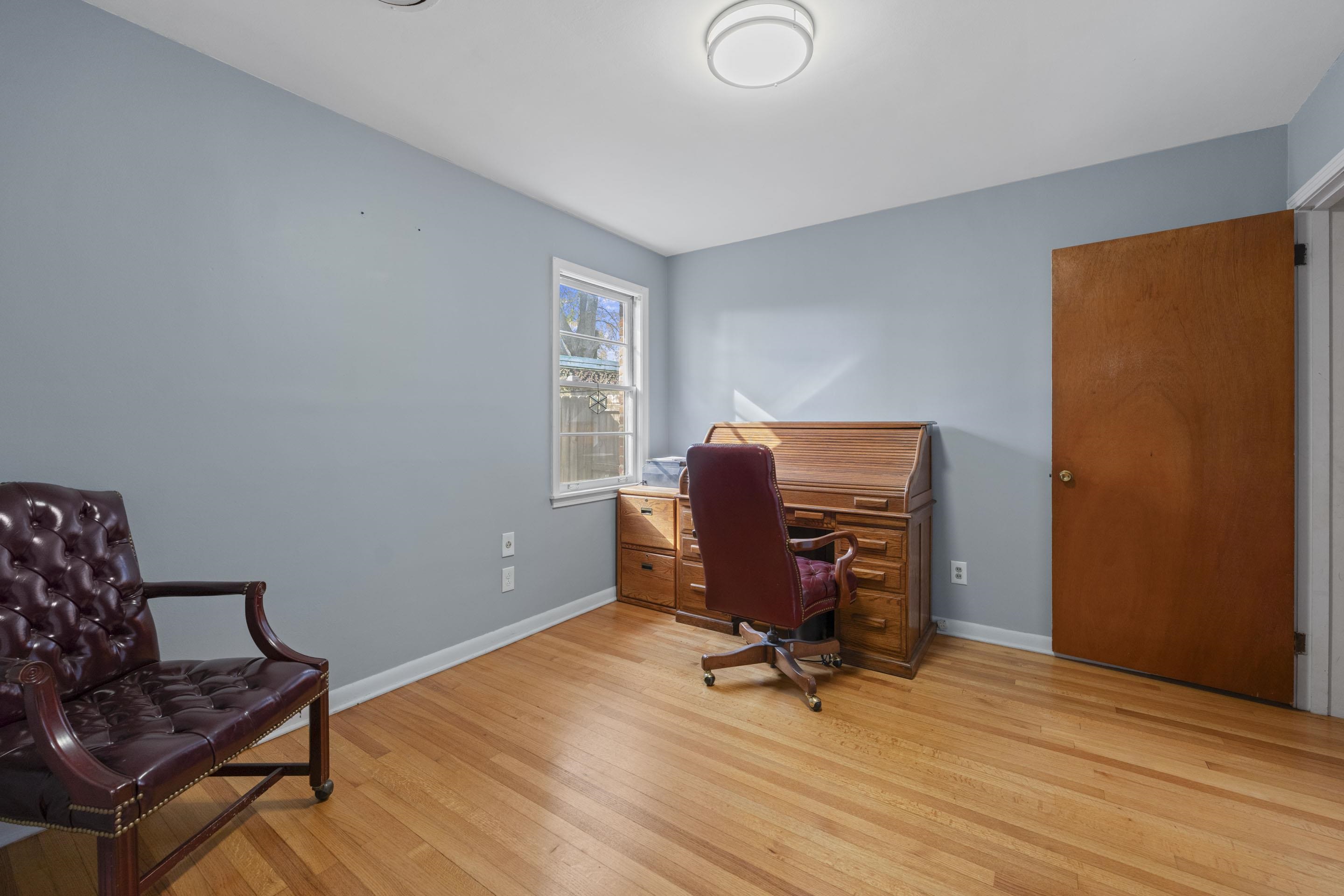 1694 South White Station Road Memphis, TN 38117 - Photo 18 of 26 Perfect as a guest suite or secondary bedroom offering privacy and an easy layout.