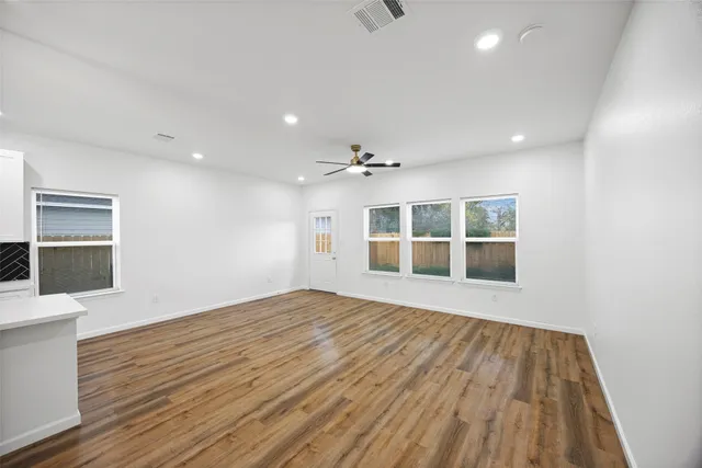 $500,000 | 6719 Roanoke Street, Houston, TX 77028