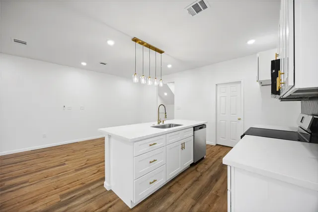 $500,000 | 6719 Roanoke Street, Houston, TX 77028