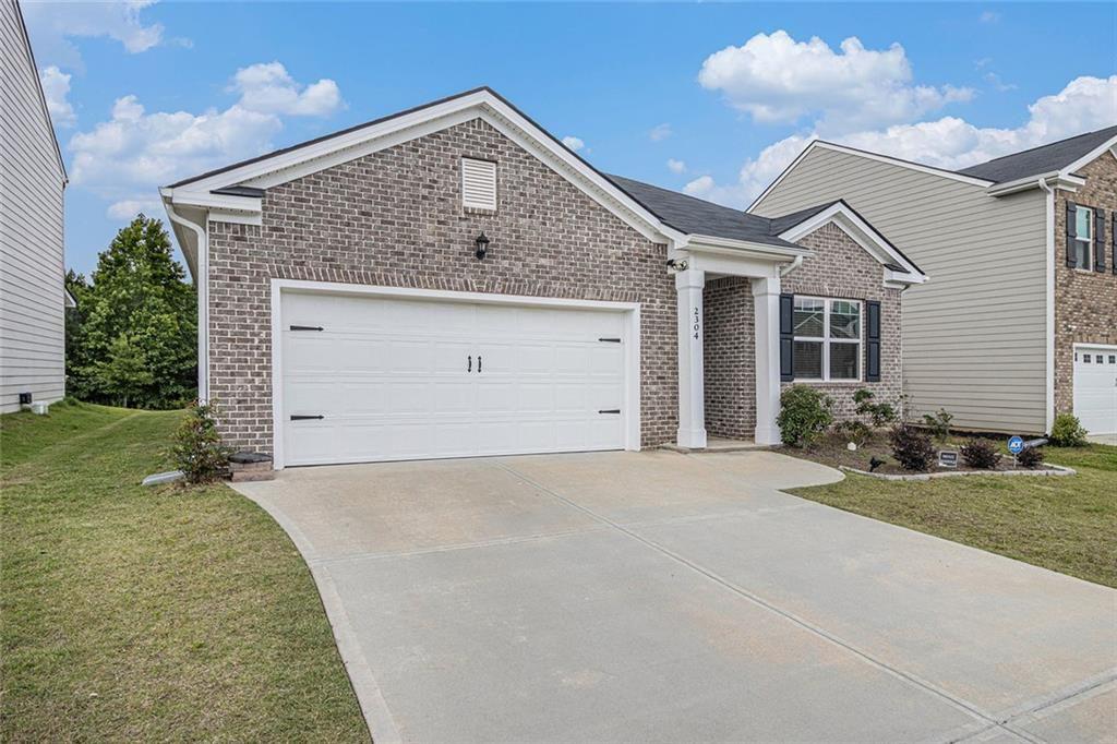 2304 Pelham Pass Dacula, GA 30019 - Photo 3 of 26