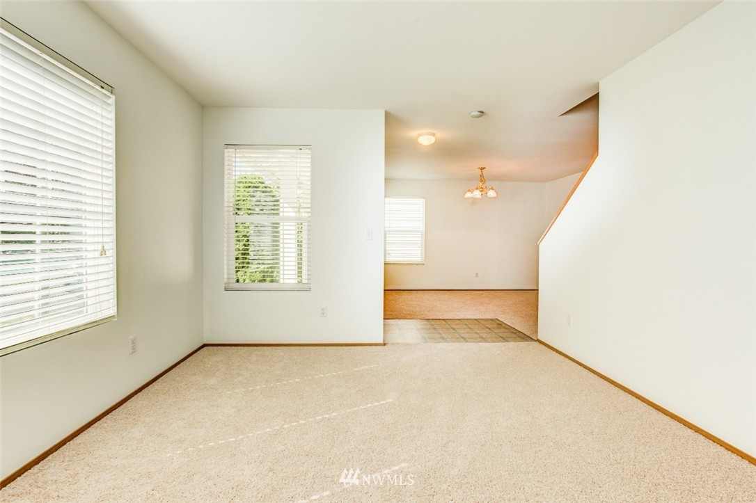 3923 154th Place Southeast Bothell, WA 98012 - Photo 5 of 23