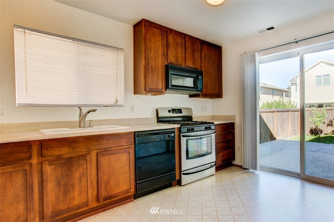 3923 154th Place Southeast Bothell, WA 98012 - Photo 10 of 23