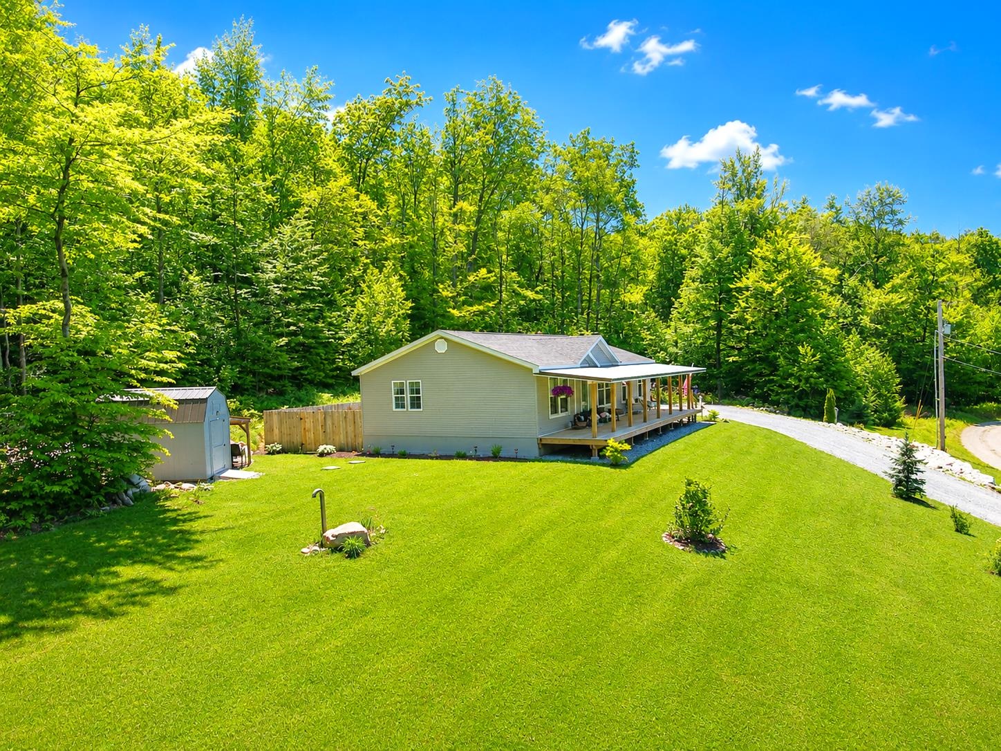 38 Oak Ridge Lane Bennington, VT 05201 - Photo 4 of 26
