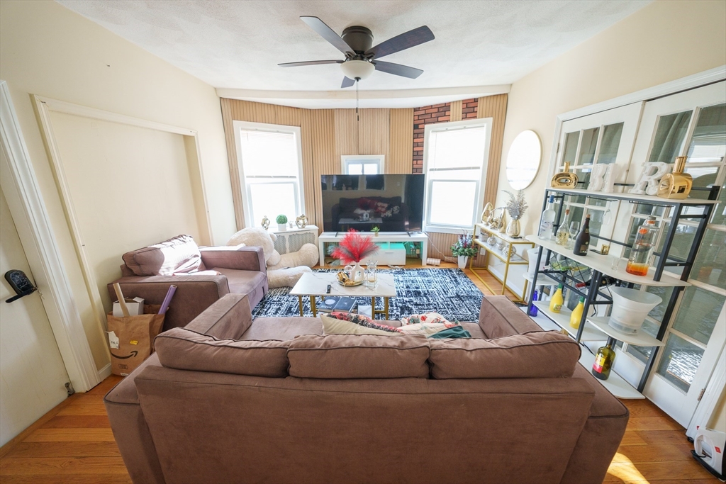 41 Derby Street, Unit 2 Somerville, MA 02145 - Photo 2 of 7