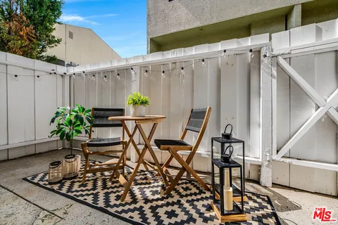 $699,000 | 4558 Willis Avenue, Unit 121, Sherman Oaks, CA 91403