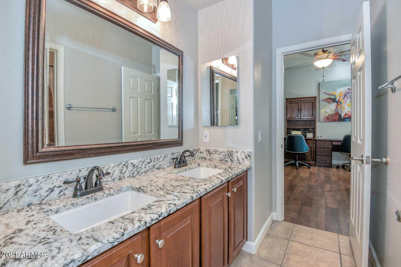 4640 West Rowel Road Phoenix, AZ 85083 - Photo 23 of 48 Jack-n-Jill Bath