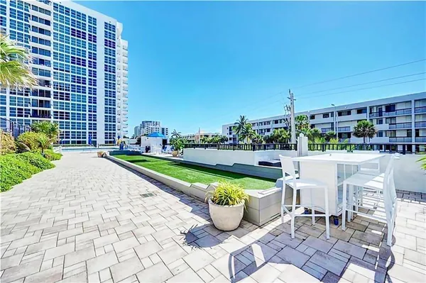 $2,700 | 525 North Ocean Boulevard, Unit 919, Pompano Beach, FL 33062