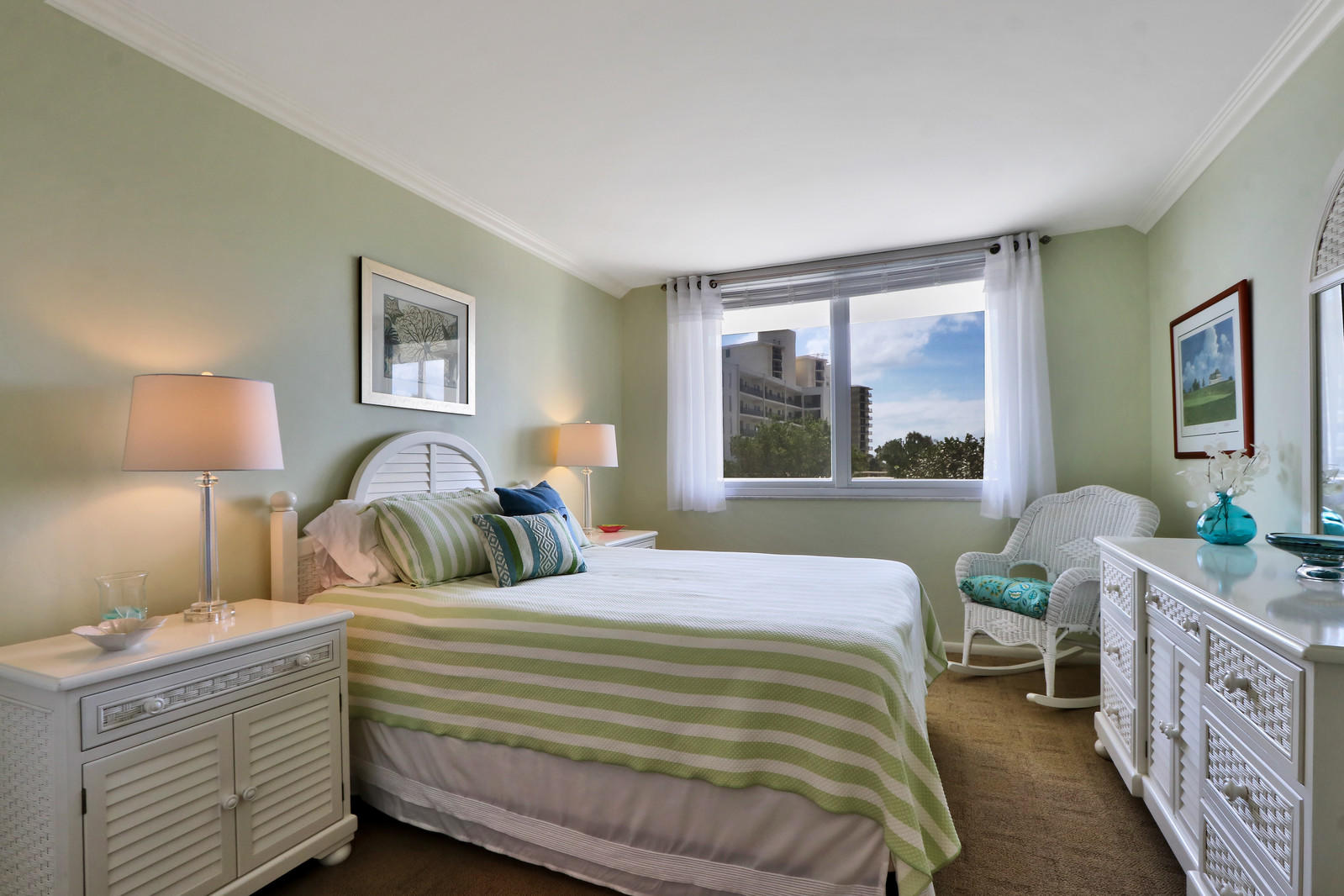 300 South Beach Road, Unit 201 Jupiter, FL 33469 - Photo 8 of 22 Guest Bedroom