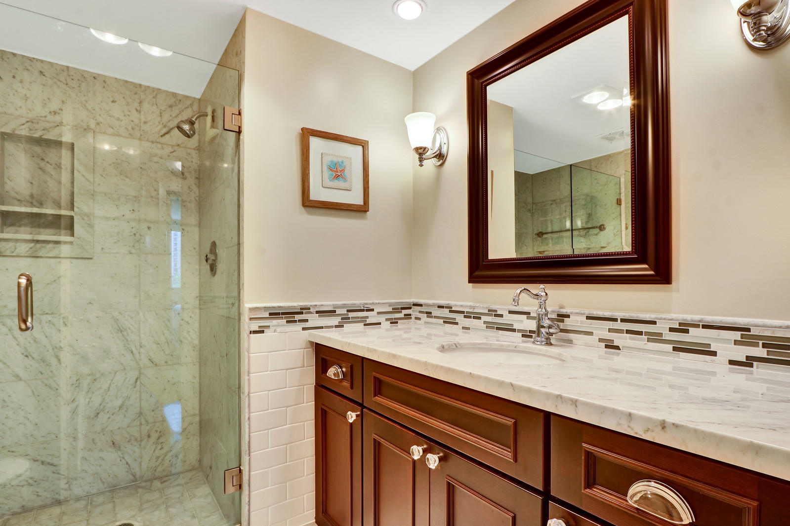 300 South Beach Road, Unit 201 Jupiter, FL 33469 - Photo 9 of 22 Guest Bathroom
