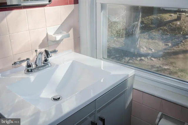 $2,350 | 209 Elm Avenue, Glenside, PA 19038