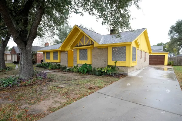 $329,000 | 12323 Bexley Drive, Houston, TX 77099