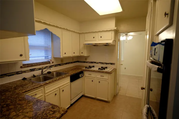 $329,000 | 12323 Bexley Drive, Houston, TX 77099