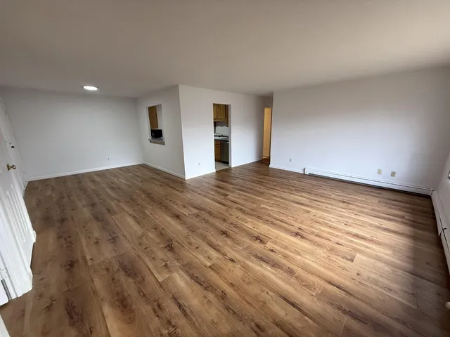 $209,900 | 139 Heidel Road, Unit 7, Thiensville, WI 53092