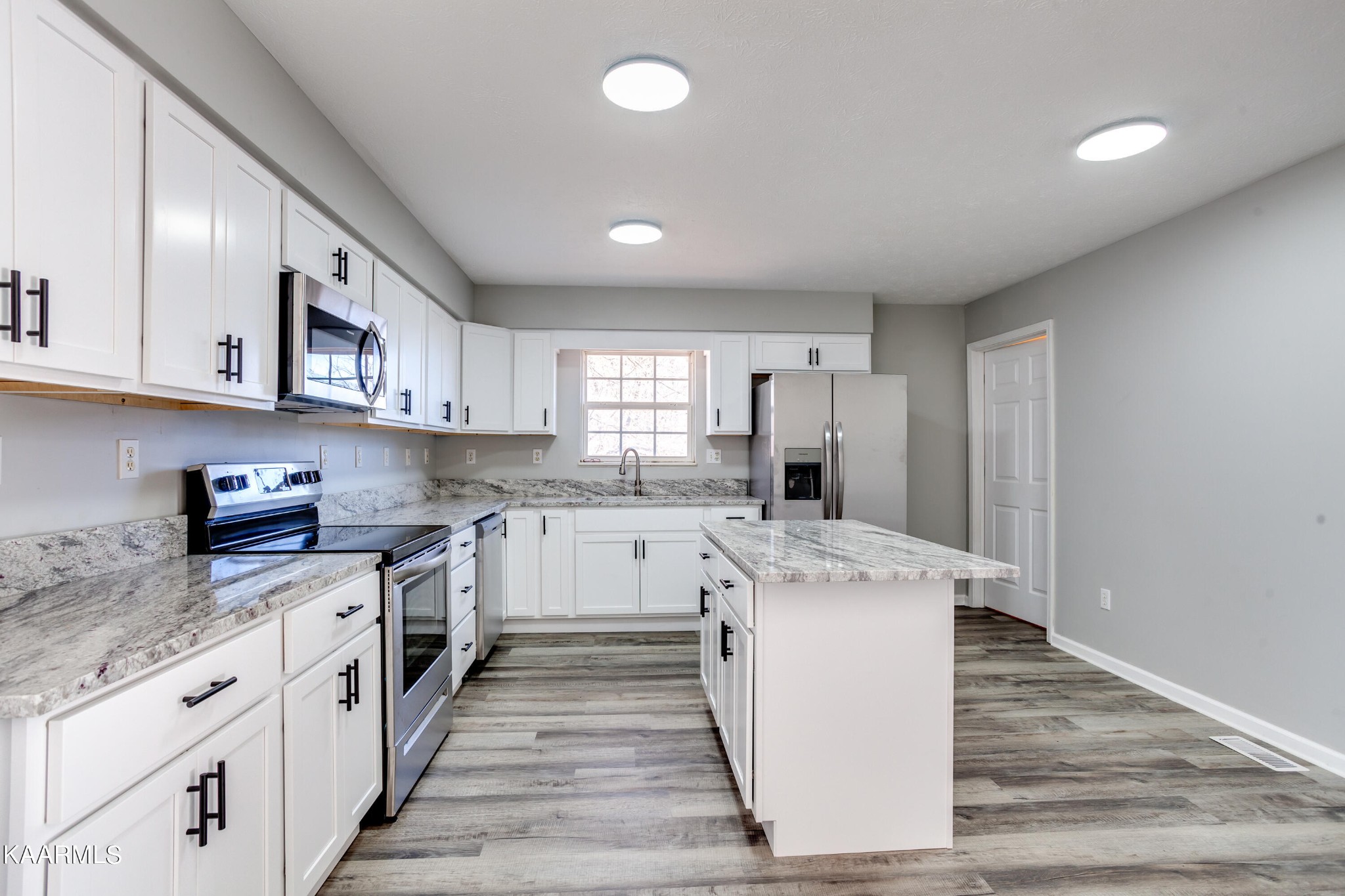 684 Fox Hunter Road Maynardville, TN 37807 - Photo 7 of 32 Gallery Image 7