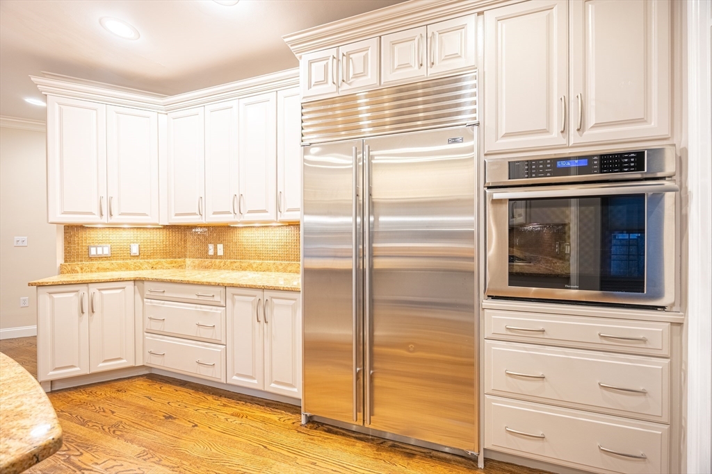 27 Mellon Road Wellesley, MA 02482 - Photo 3 of 42