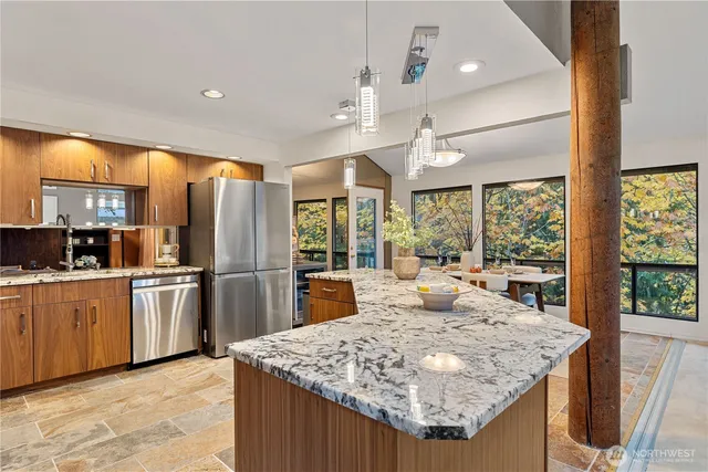 $1,125,000 | 118 168th Avenue Northeast, Bellevue, WA 98008