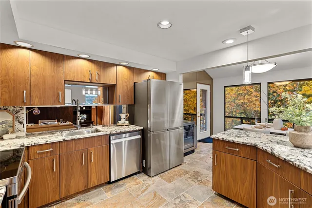 $1,125,000 | 118 168th Avenue Northeast, Bellevue, WA 98008