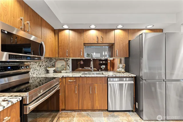 $1,125,000 | 118 168th Avenue Northeast, Bellevue, WA 98008