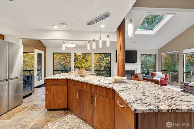 $1,125,000 | 118 168th Avenue Northeast, Bellevue, WA 98008