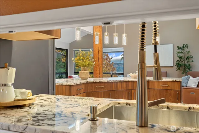 $1,125,000 | 118 168th Avenue Northeast, Bellevue, WA 98008