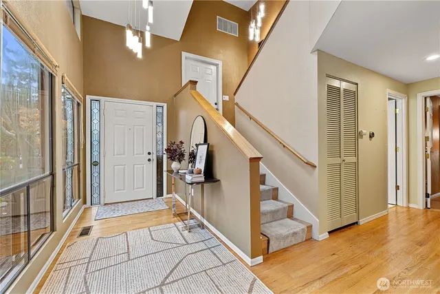 $1,125,000 | 118 168th Avenue Northeast, Bellevue, WA 98008