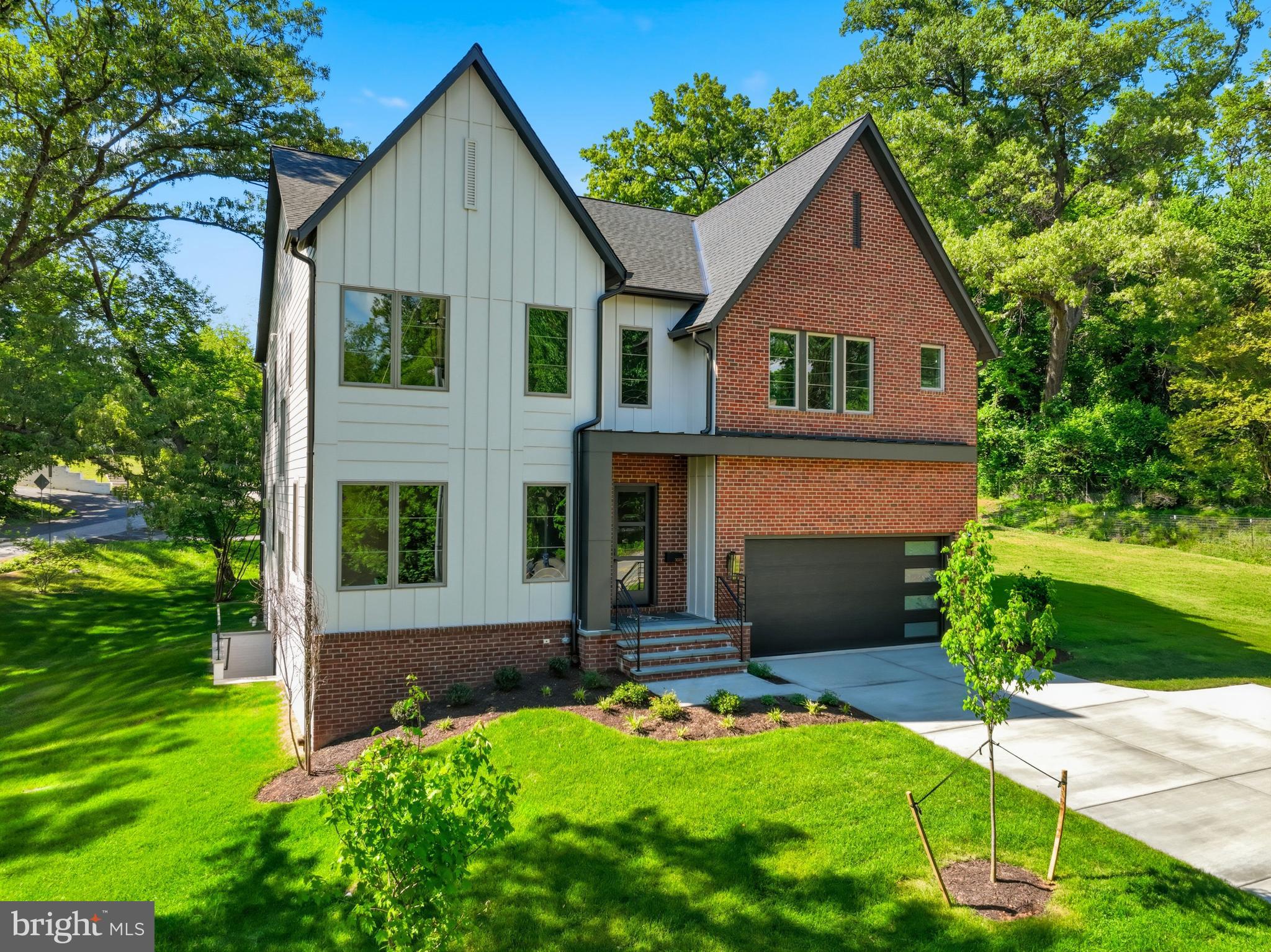 3022 Castle Road Falls Church, VA 22044 - Photo 3 of 95
